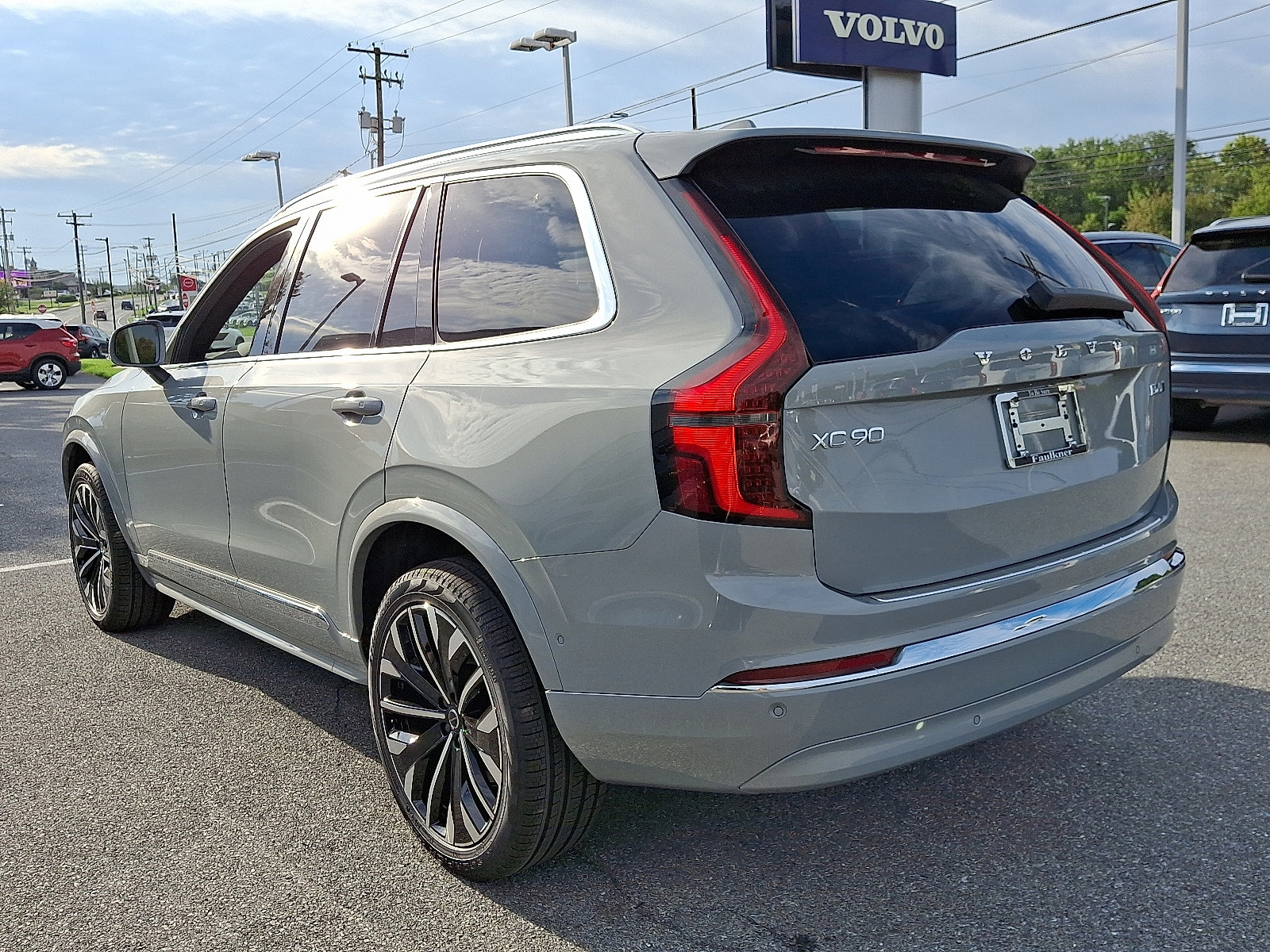 New 2026 Volvo XC90 B6 Plus w/ Protection Package Premier image 3