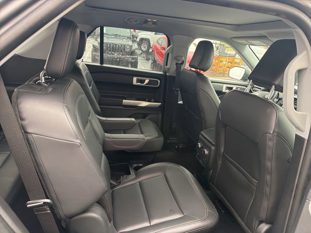 Used 2021 Ford Explorer XLT w/ Equipment Group 202A image 42