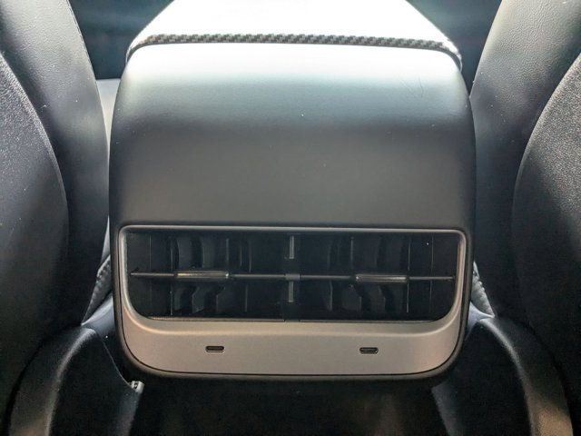 Used 2025 Tesla Model Y Long Range AWD/4WD image 18