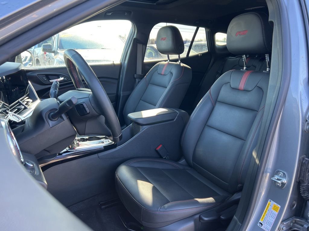 Used 2024 Chevrolet Trax RS w/ Sunroof Package image 18