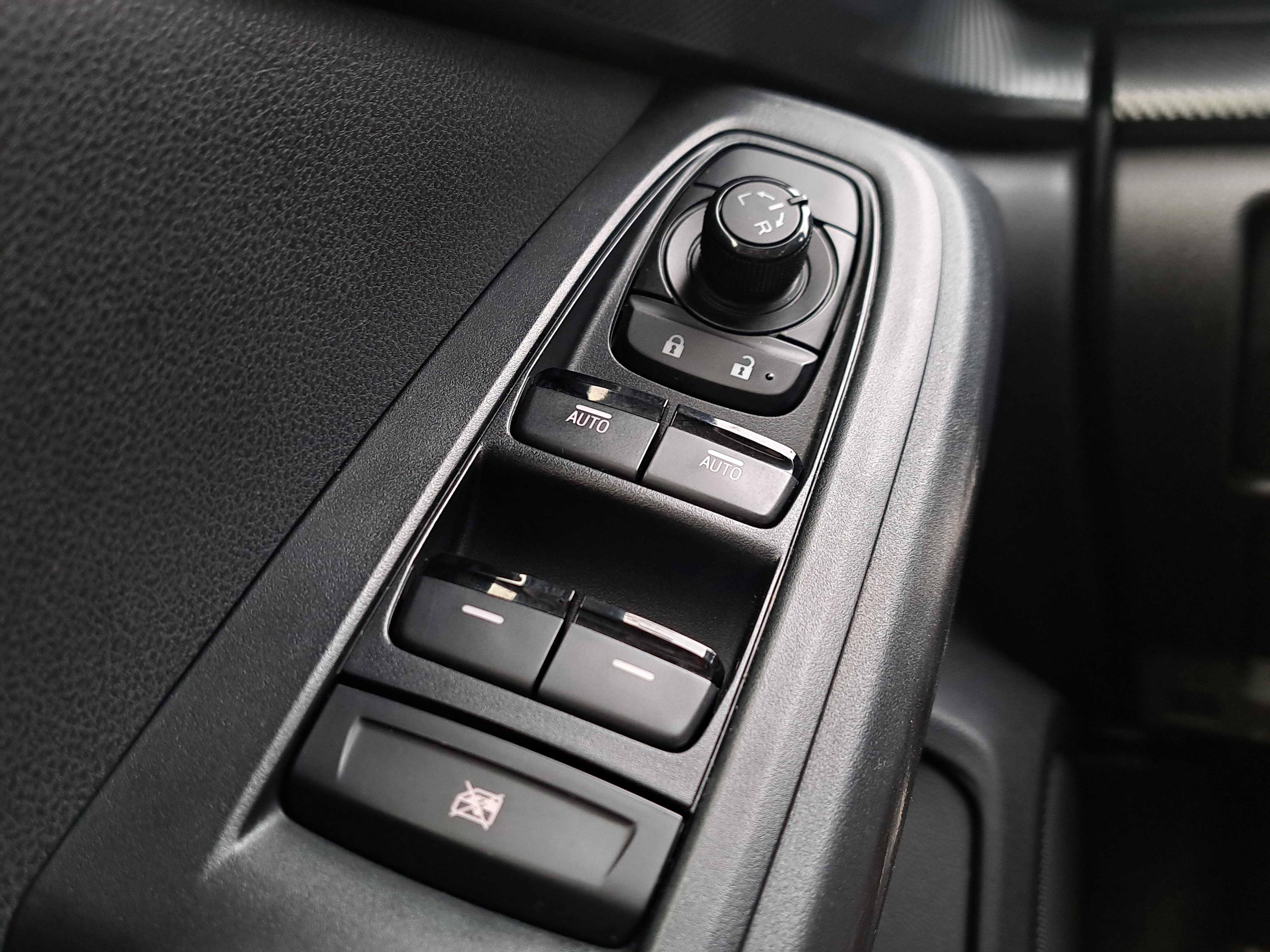 Used 2024 Subaru Crosstrek 2.0i Premium image 17