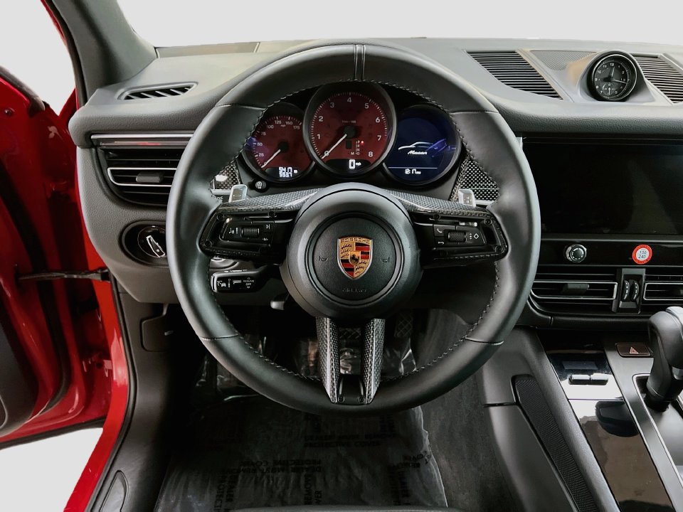 Certified 2026 Porsche Macan AWD/4WD image 12
