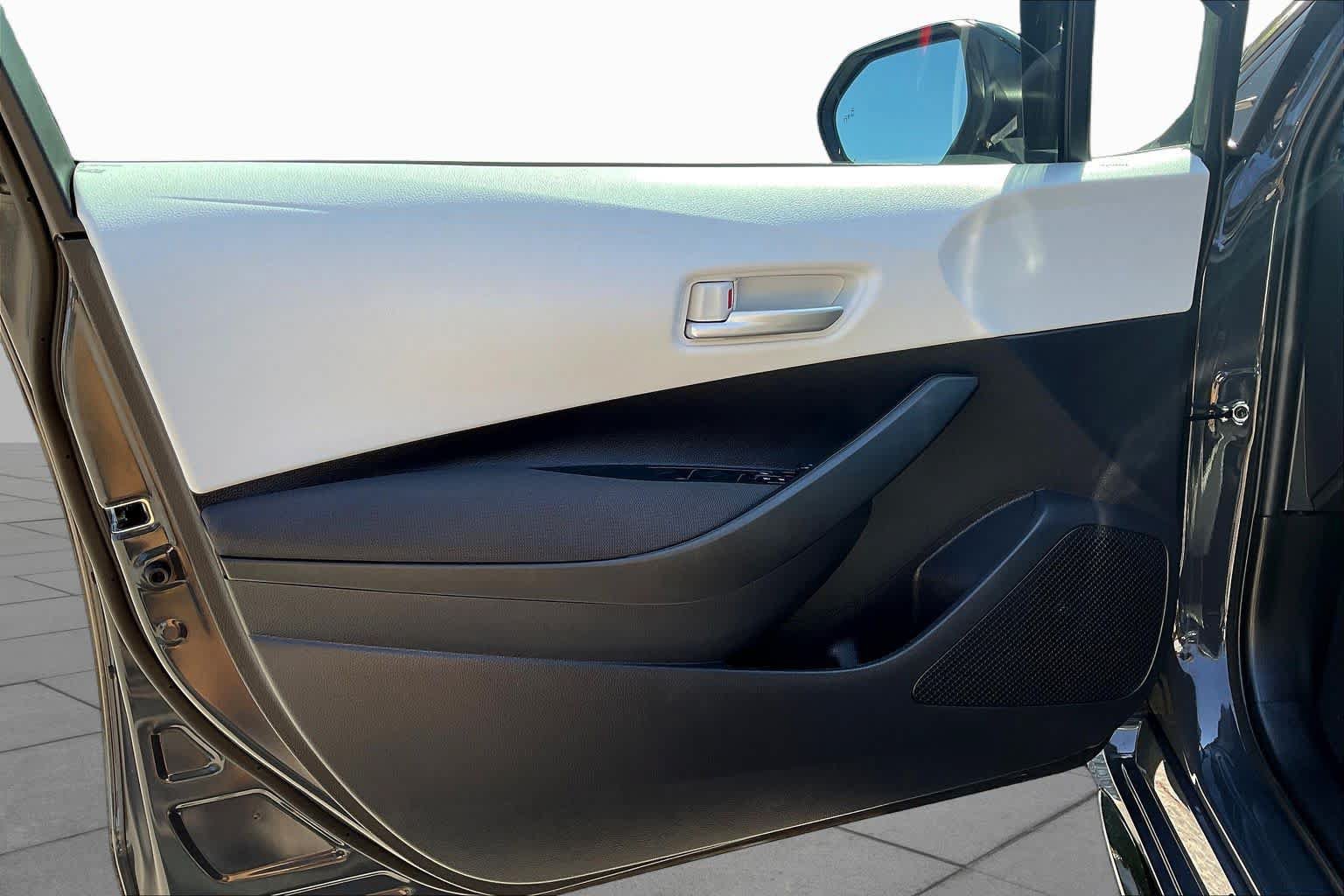 Used 2026 Toyota Corolla SE FWD image 21