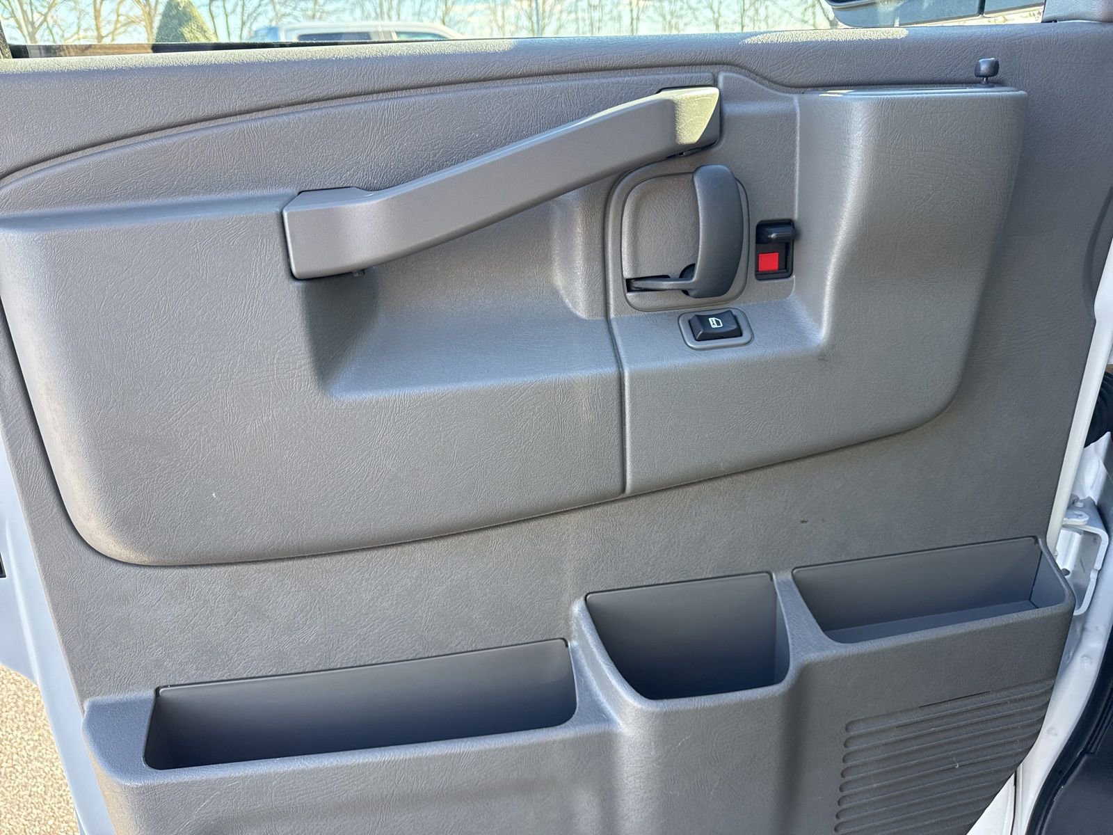 Used 2024 GMC Savana 2500 w/ Driver Convenience Package image 17