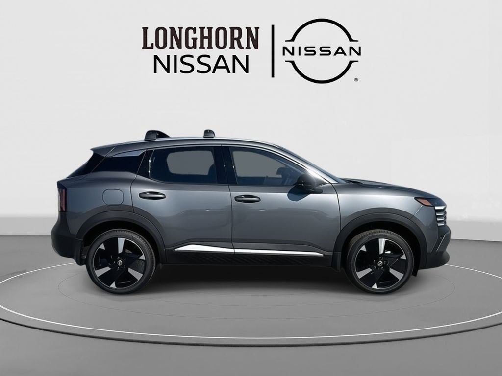 New 2026 Nissan Kicks SR w/ Illumination Package FWD image 8