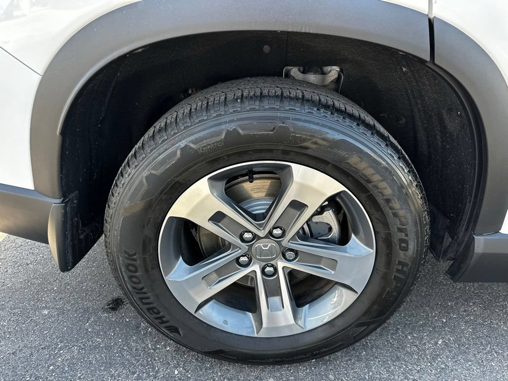 Used 2025 Honda Pilot EX-L image 11
