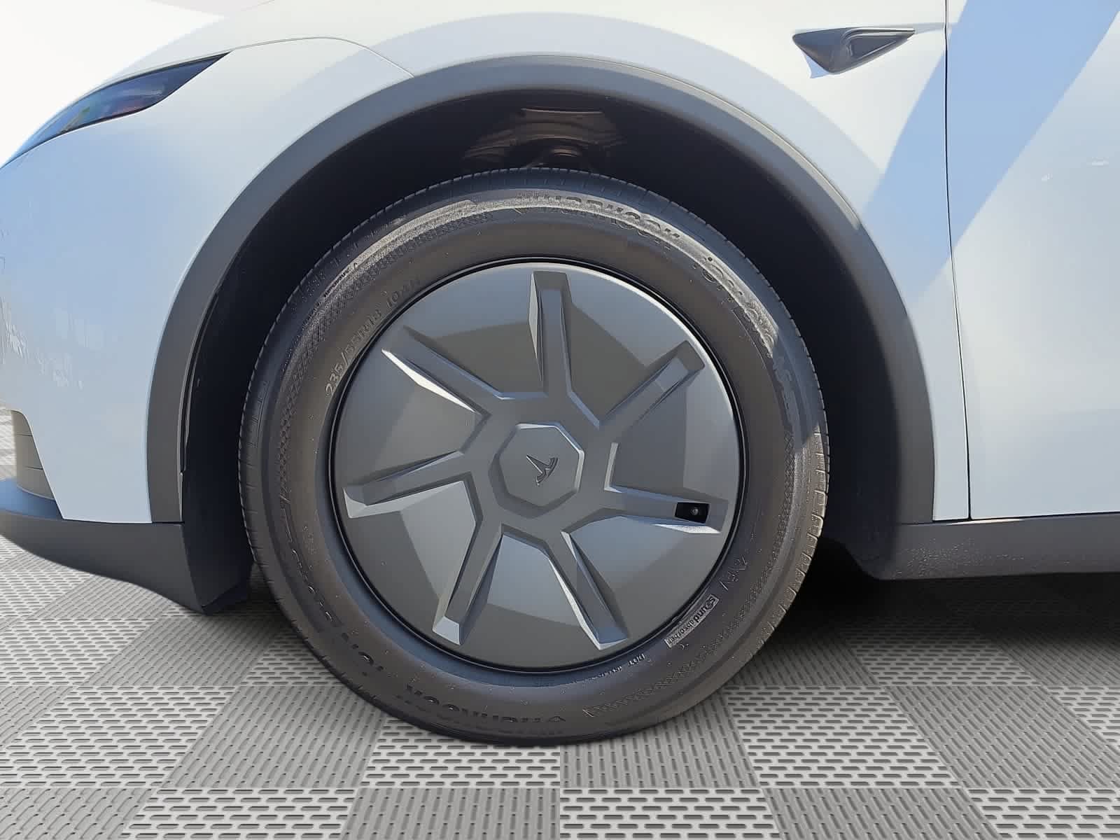 Used 2026 Tesla Model Y 2WD image 14