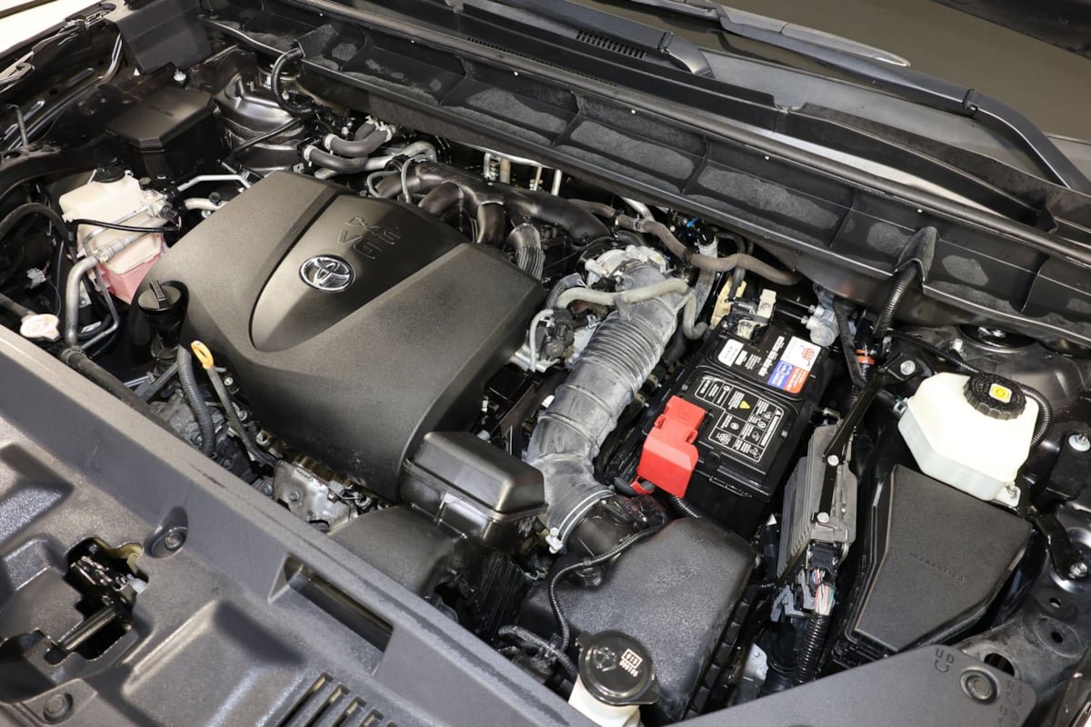 Used 2020 Toyota Highlander XLE FWD image 33