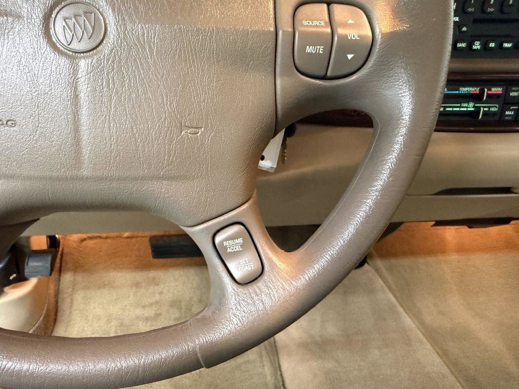 Used 2005 Buick Le Sabre Custom image 31