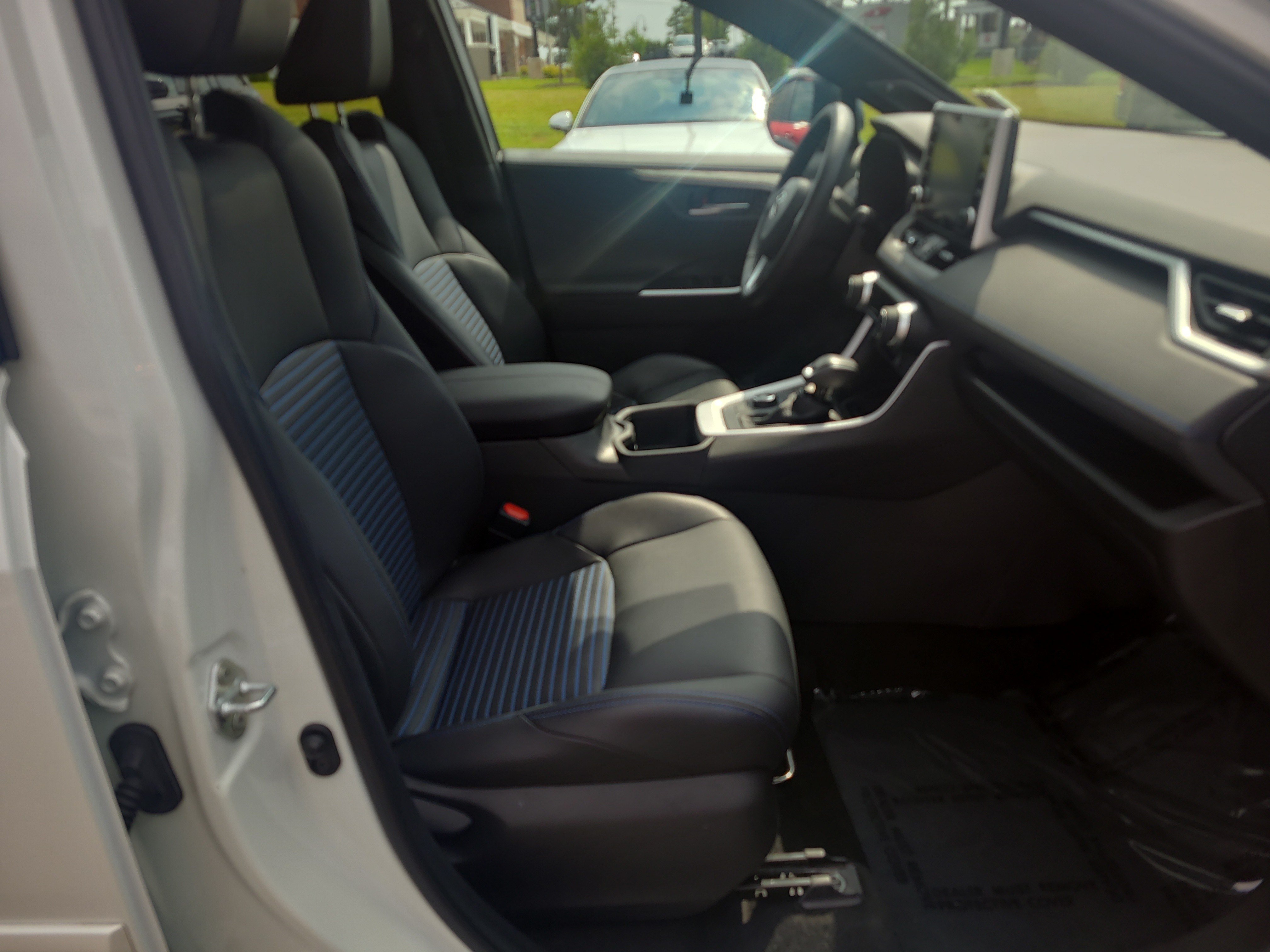 Certified 2022 Toyota RAV4 XSE AWD/4WD image 17