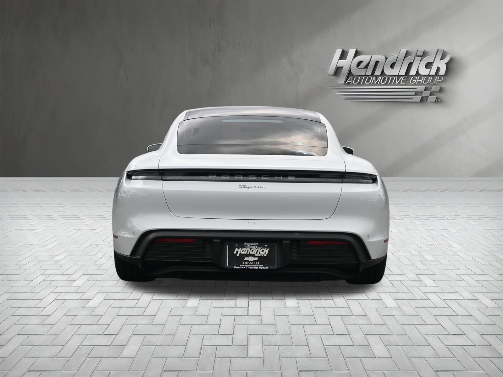 Used 2022 Porsche Taycan image 9