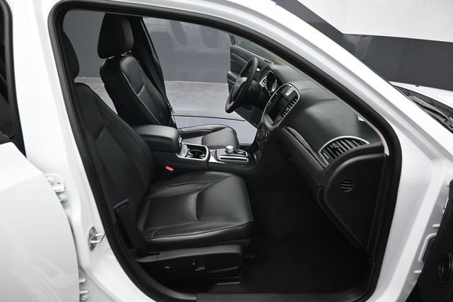 Used 2022 Chrysler 300 Touring L w/ Popular Equipment Group AWD/4WD image 33