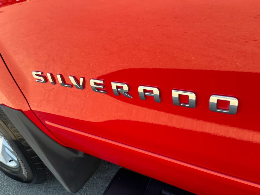 Used 2018 Chevrolet Silverado 1500 LT w/ All Star Edition RWD image 32