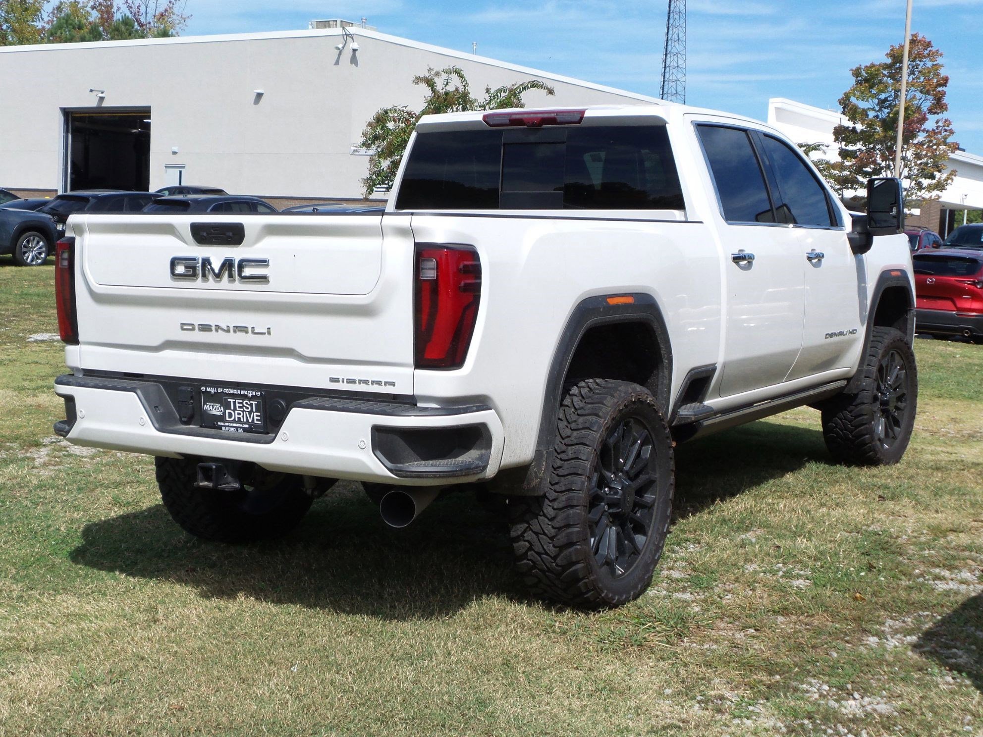 Used 2025 GMC Sierra 2500 Denali Ultimate image 3