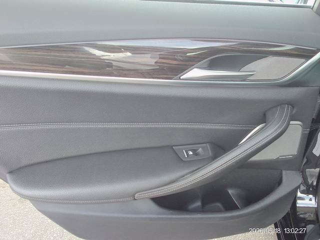 Used 2018 BMW 540i xDrive AWD/4WD image 16