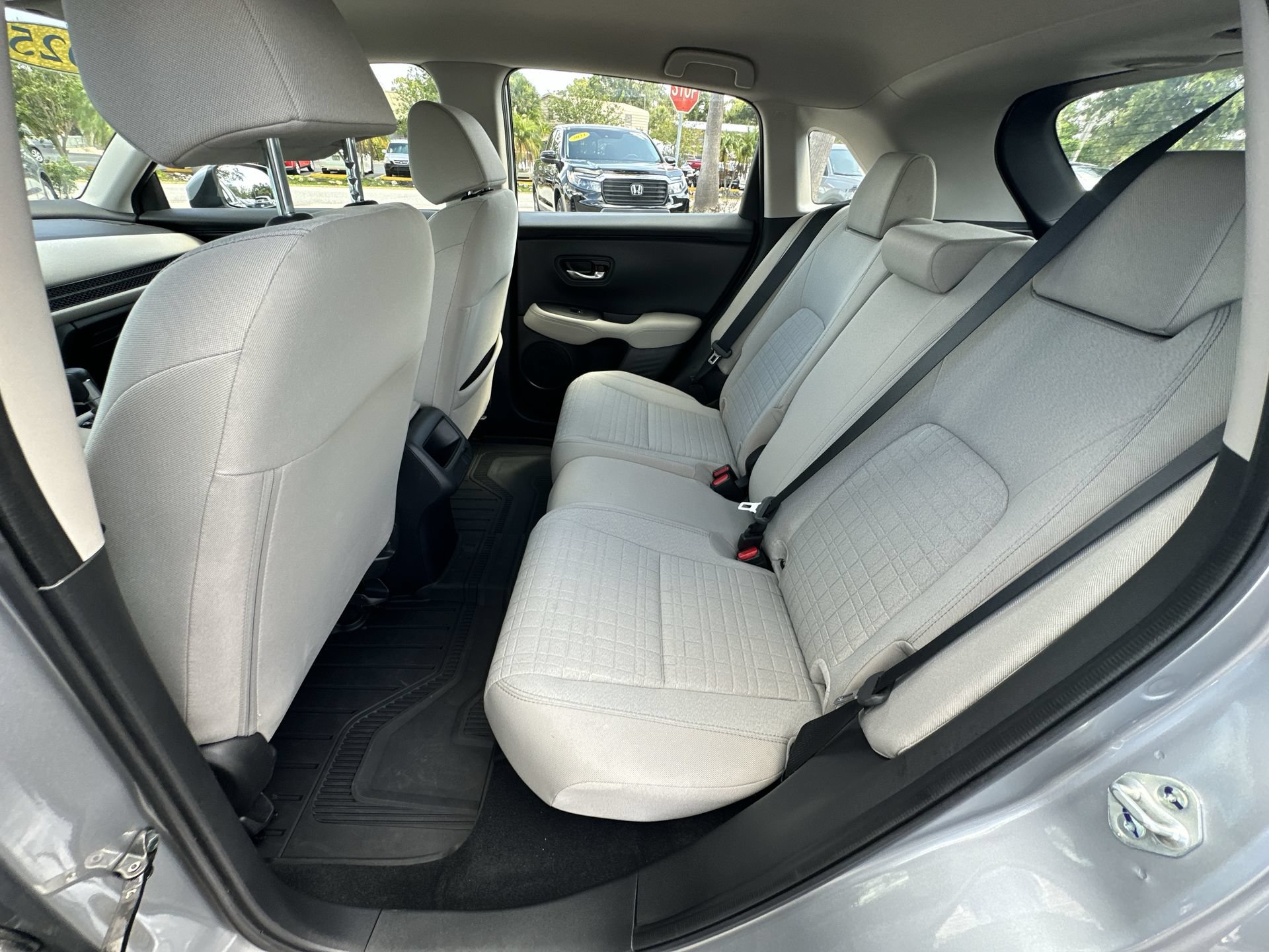Used 2025 Honda HR-V LX image 17