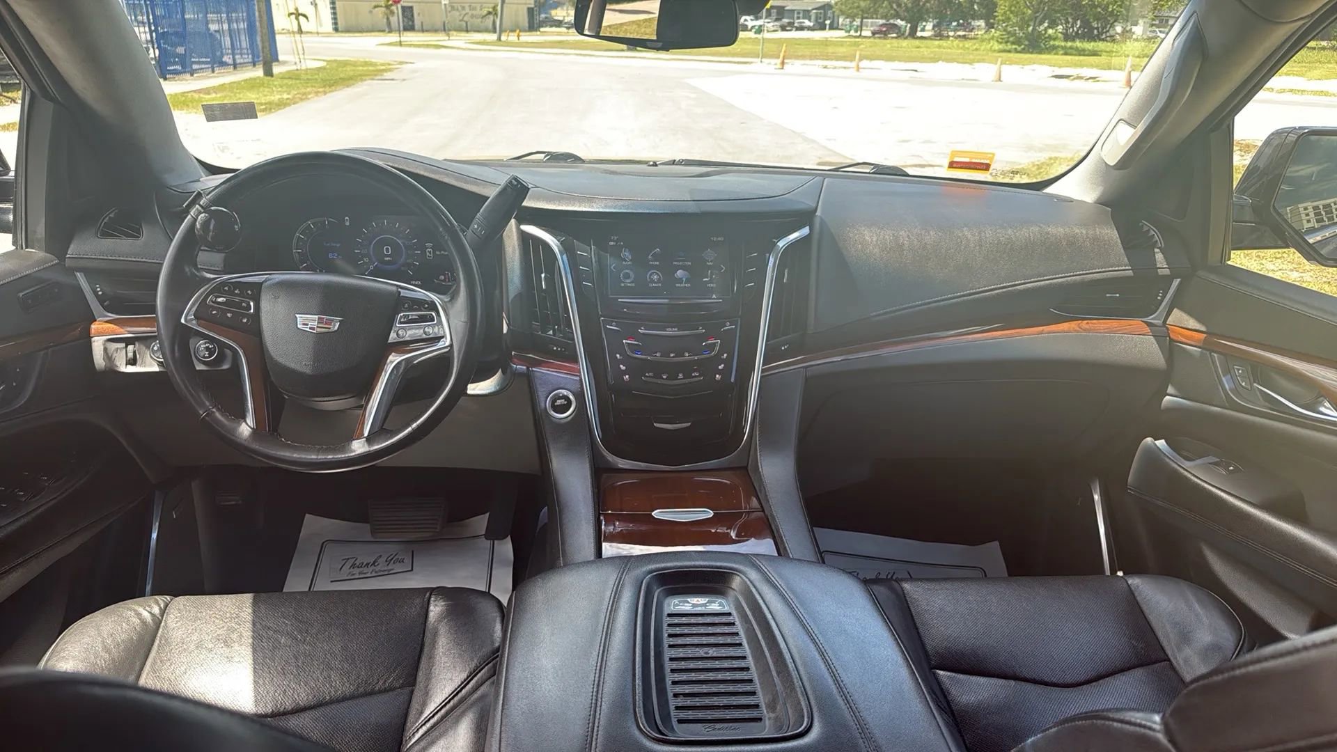 Used 2019 Cadillac Escalade ESV Luxury AWD/4WD image 10
