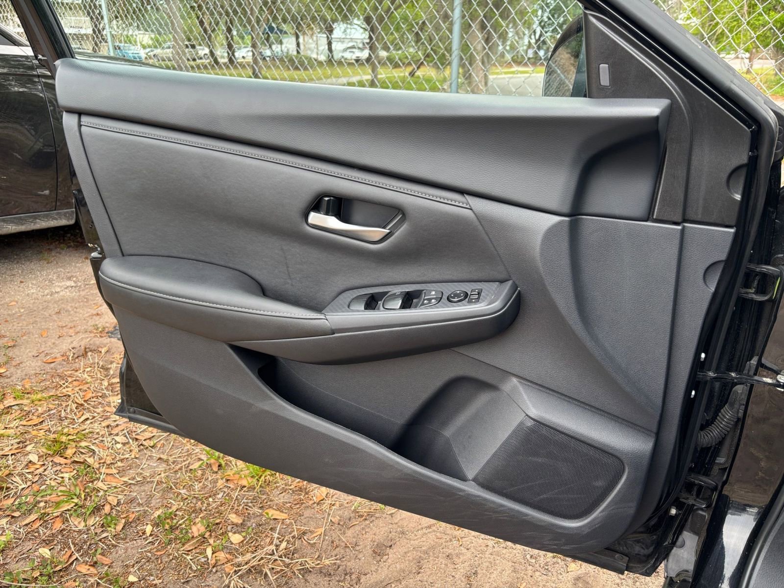 Used 2025 Nissan Sentra SV FWD image 18