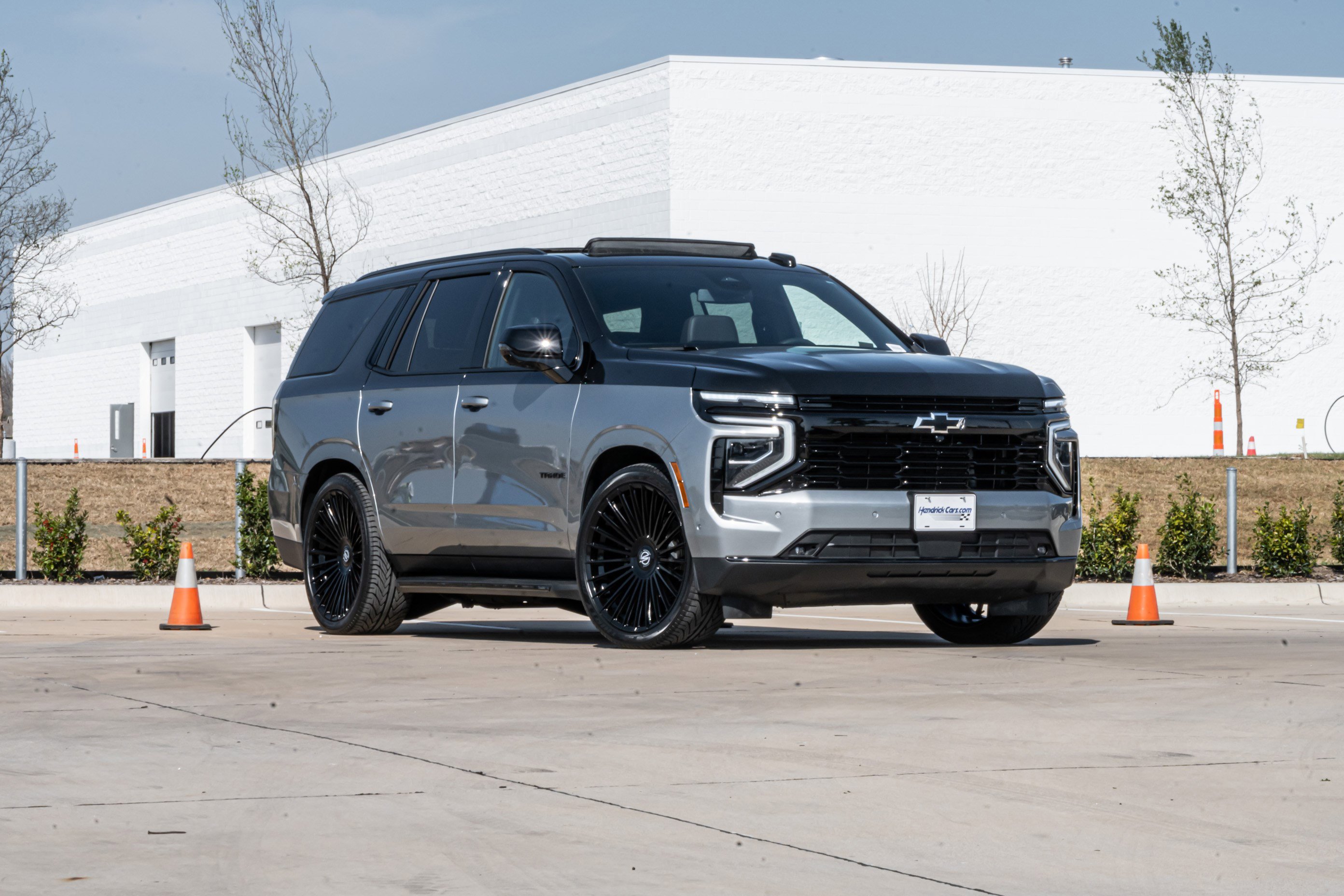 Used 2025 Chevrolet Tahoe RST w/ Comfort Package image 2