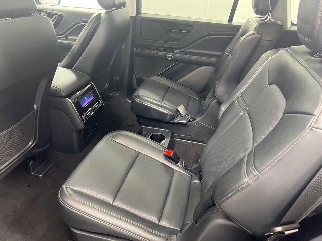 Certified 2025 Lincoln Aviator AWD image 12