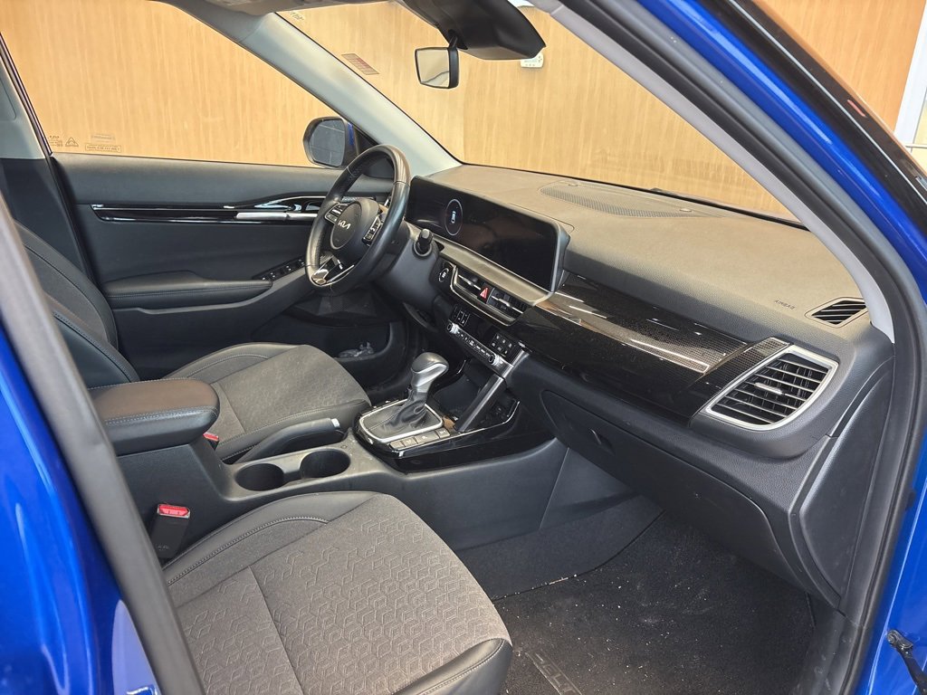 Certified 2024 Kia Seltos S image 23