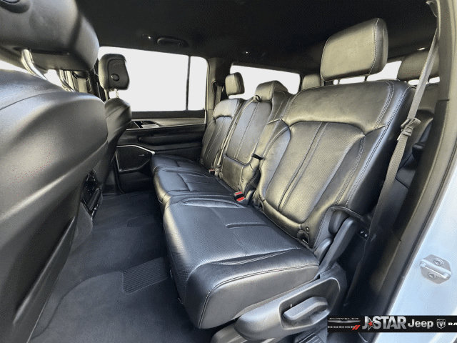 Used 2025 Jeep Wagoneer Series II w/ 8-Passenger Seating Package AWD/4WD image 23