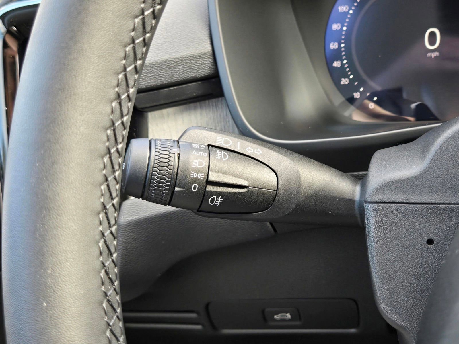 New 2026 Volvo XC40 B5 Ultra w/ Climate Package AWD/4WD image 18