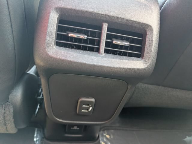 Used 2022 Chevrolet Equinox RS w/ RS Leather Package AWD/4WD image 24