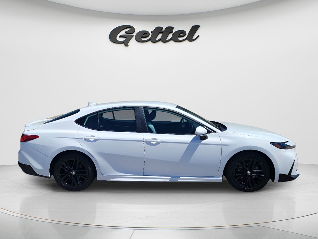 Certified 2025 Toyota Camry SE image 3