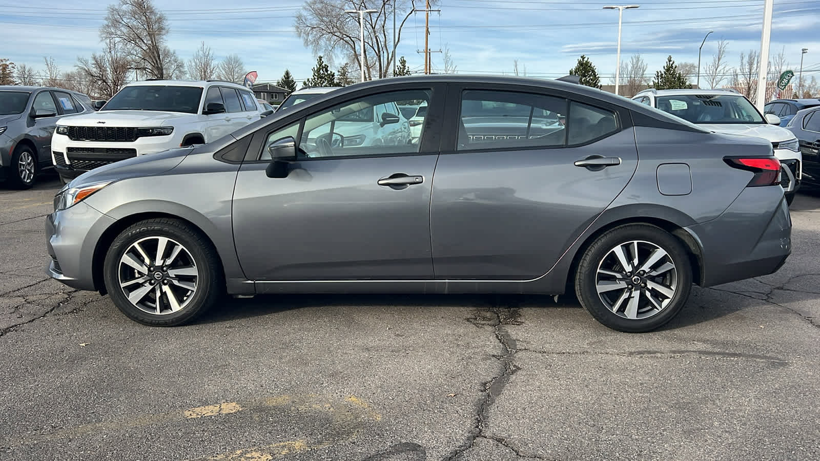 Used 2021 Nissan Versa SV image 8