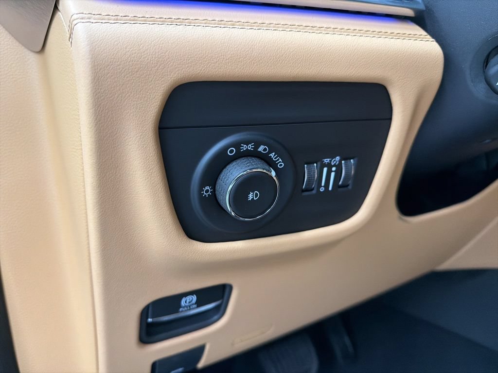 New 2026 Jeep Grand Cherokee Summit AWD/4WD image 17