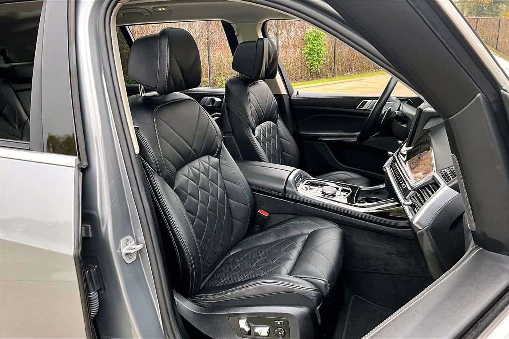 Used 2024 BMW X7 xDrive40i image 10