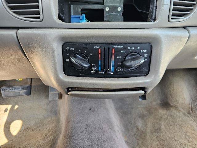 Used 2001 Buick Century Custom w/ Premium Pkg FWD image 13