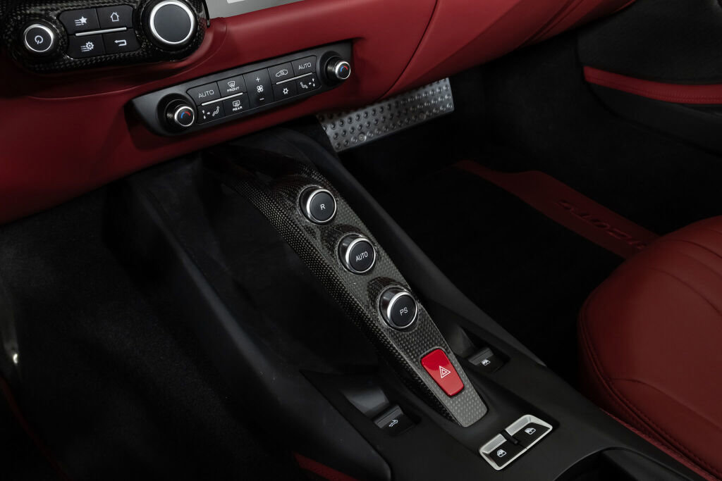 Used 2022 Ferrari 812 GTS image 40