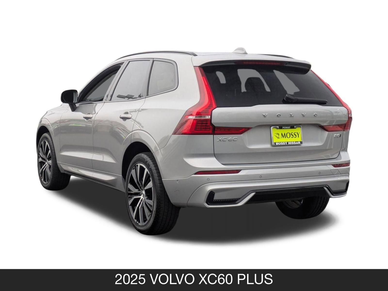 Used 2025 Volvo XC60 B5 Plus image 7