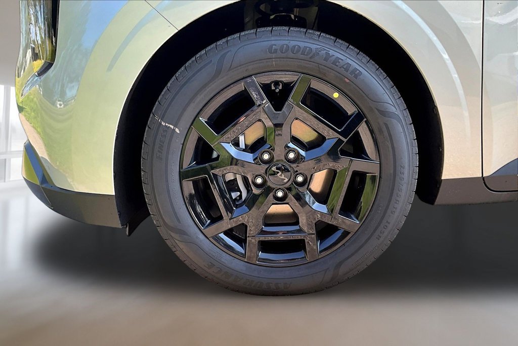 New 2027 Kia Carnival EX FWD image 13