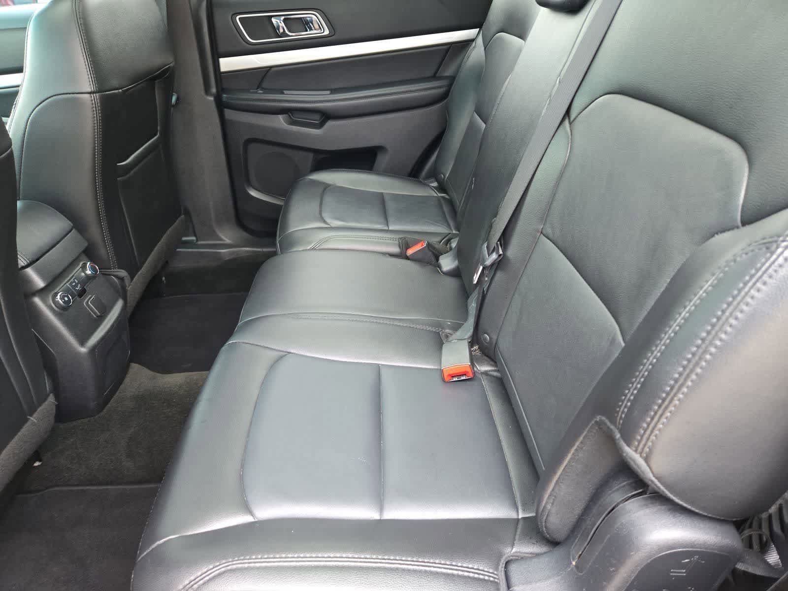 Used 2017 Ford Explorer XLT w/ Equipment Group 202A FWD image 18
