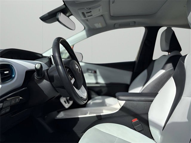 Used 2018 Toyota Prius Four image 9