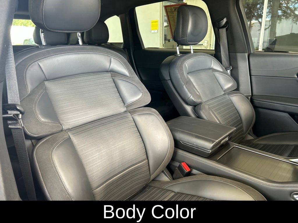 Used 2025 Lincoln Nautilus Reserve AWD/4WD image 25
