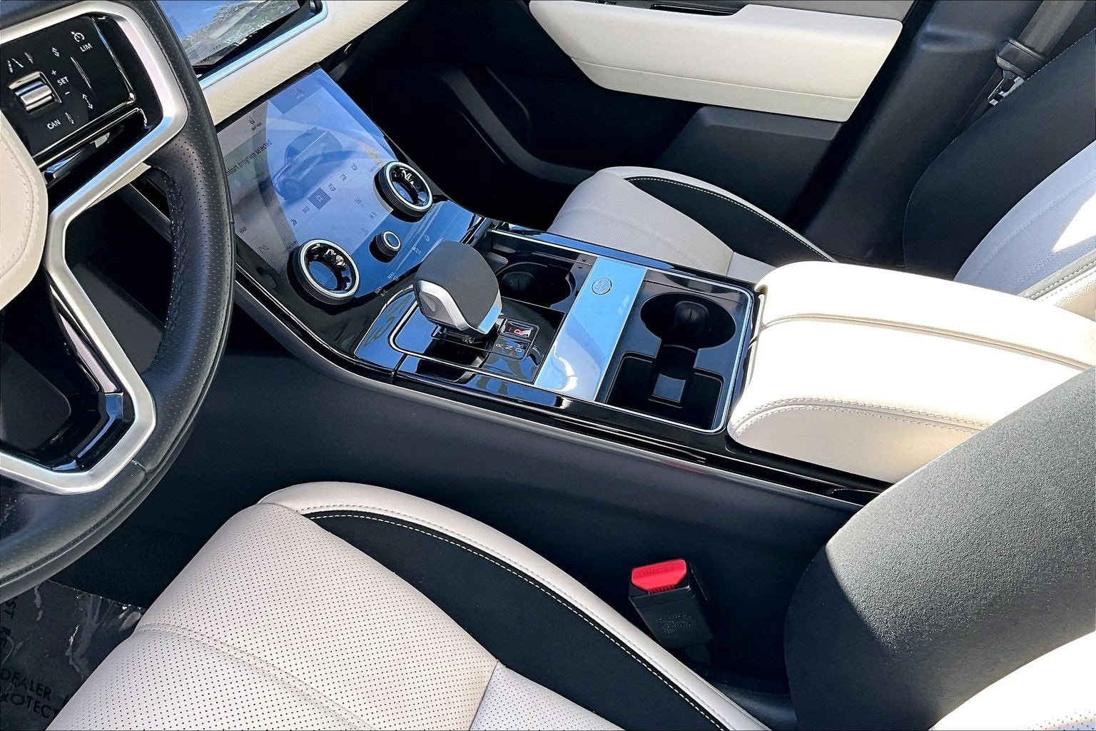 Used 2023 Land Rover Range Rover Velar S image 17