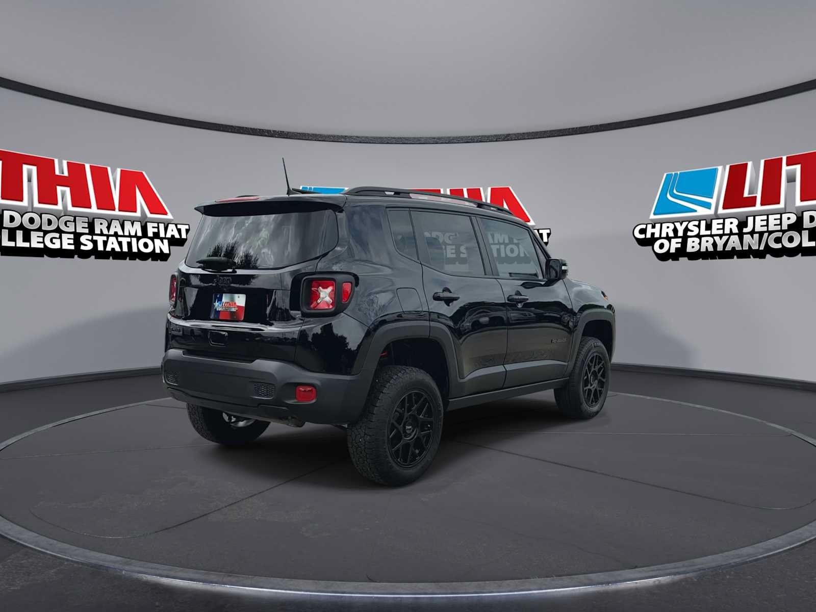 Used 2023 Jeep Renegade Latitude AWD/4WD image 8