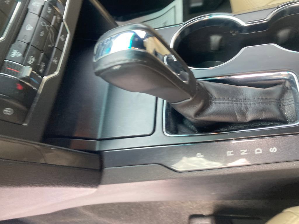 Used 2017 Ford Explorer XLT w/ Equipment Group 202A AWD/4WD image 31