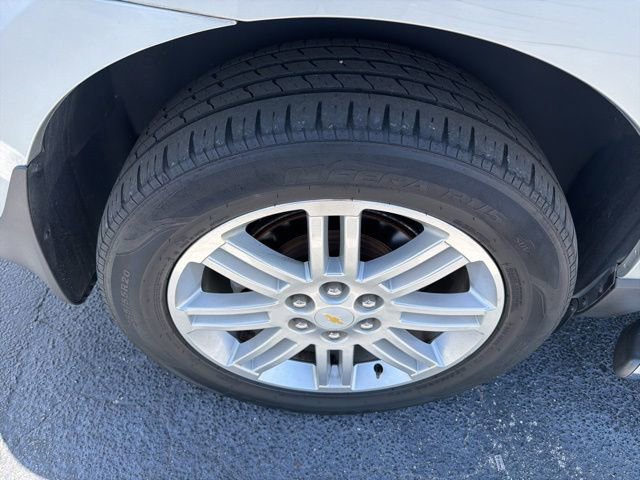 Used 2015 Chevrolet Traverse LT w/ Style and Technology Package FWD image 8