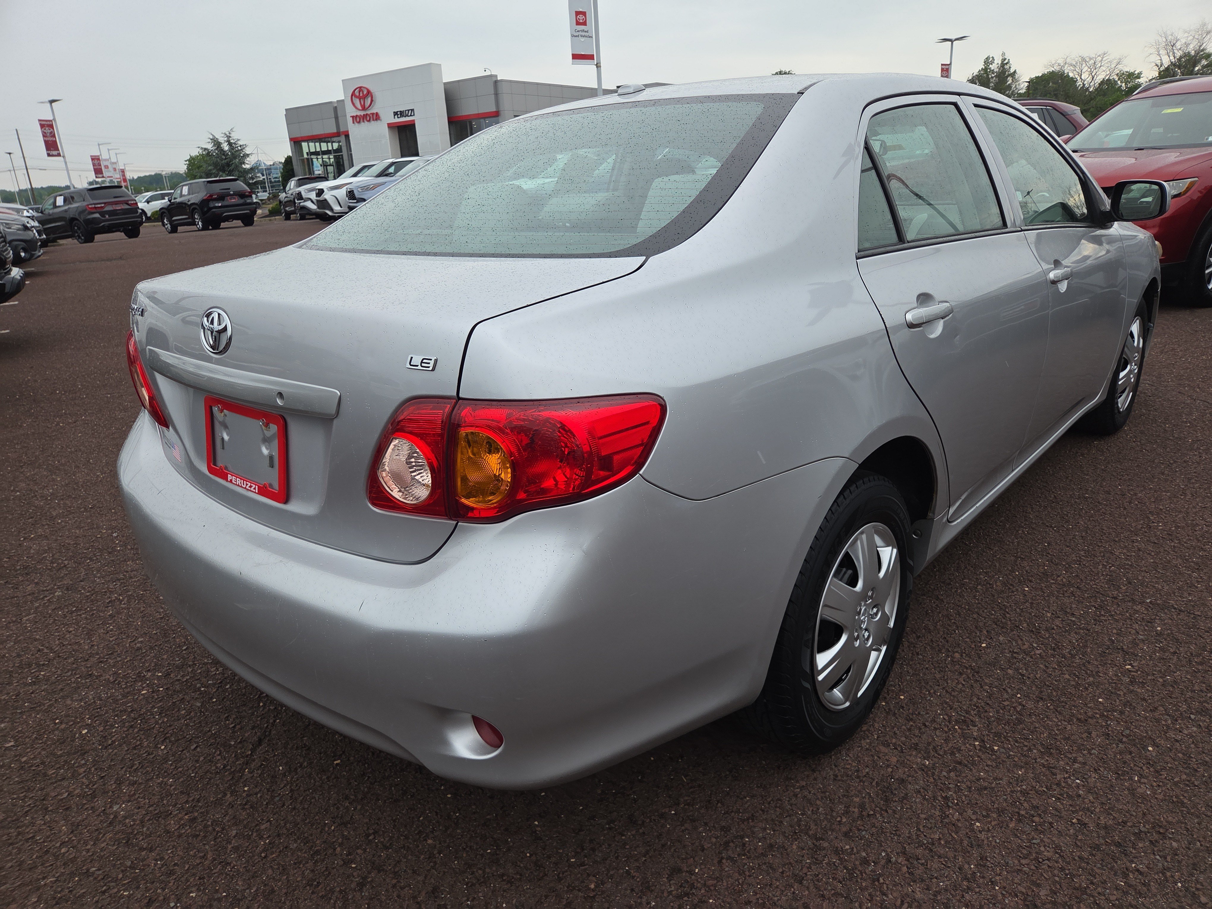 Used 2010 Toyota Corolla LE FWD image 3