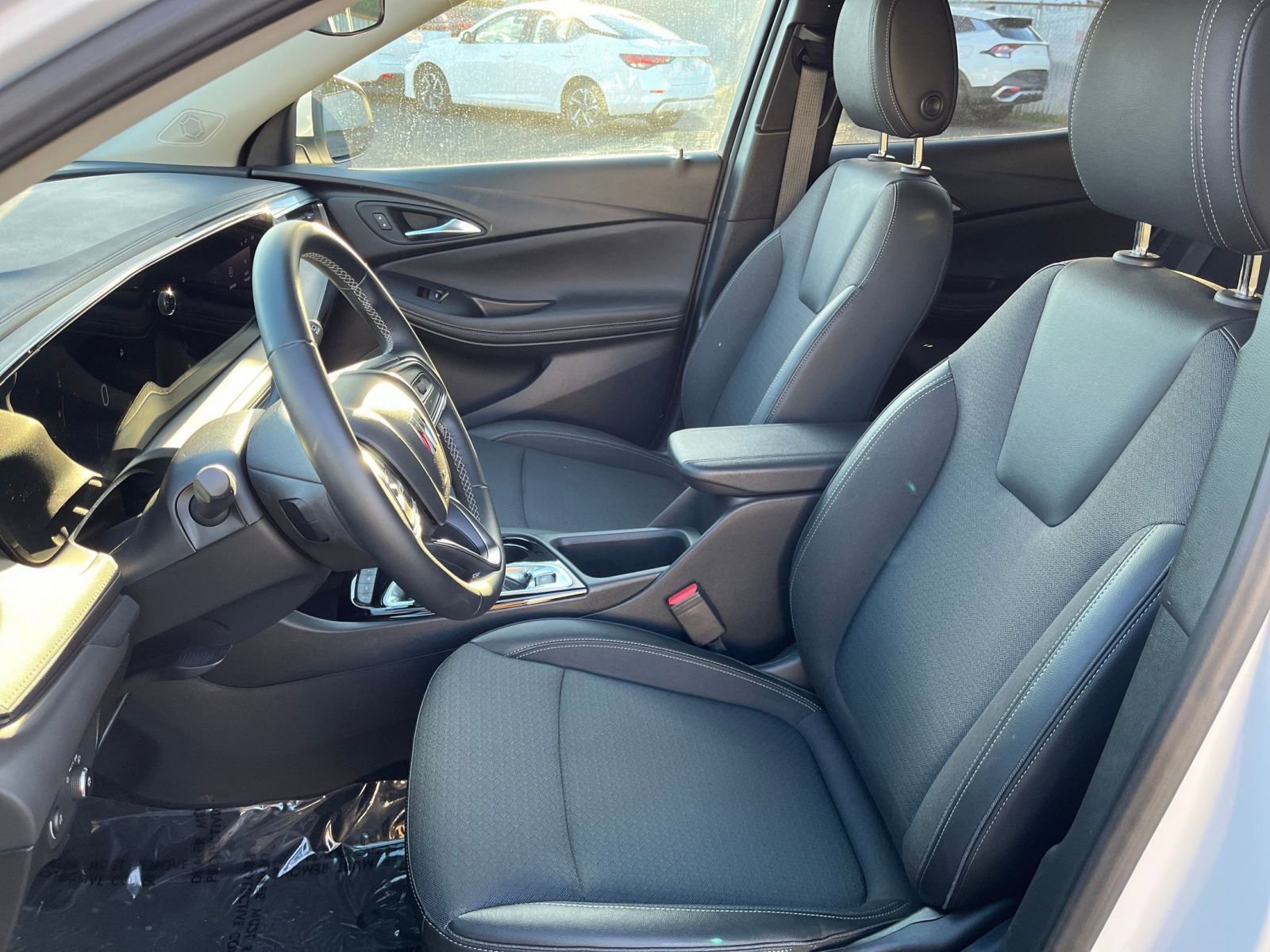 Used 2025 Buick Encore GX Preferred image 35