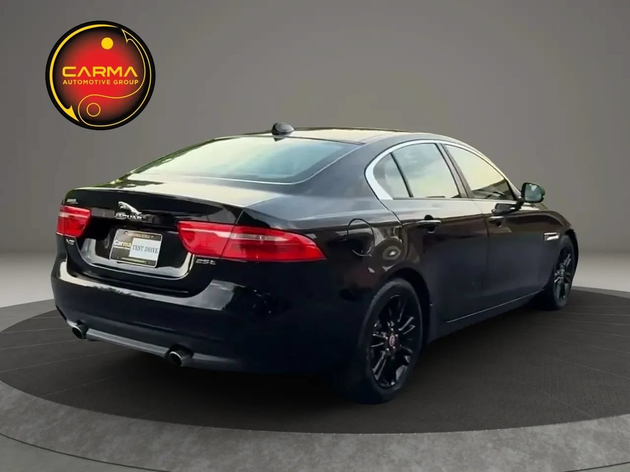 Used 2018 Jaguar XE Premium RWD image 66