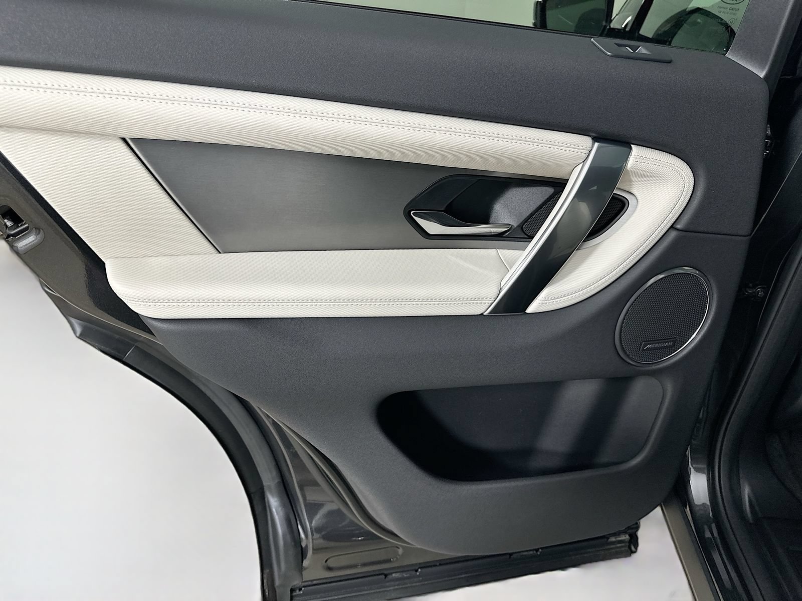 New 2026 Land Rover Discovery Sport Landmark AWD/4WD image 36