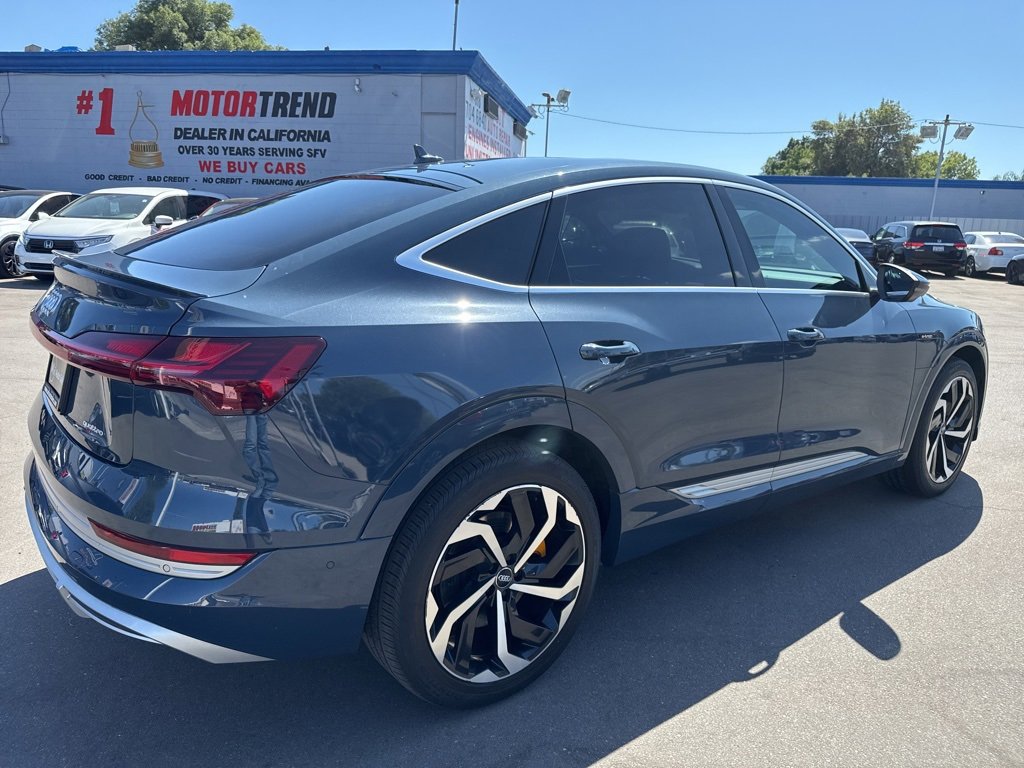 Used 2020 Audi e-tron Prestige w/ Prestige Package image 4