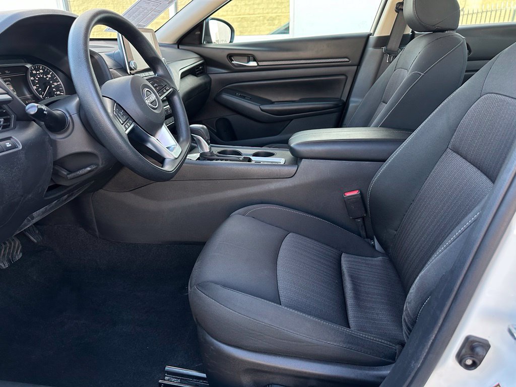Used 2025 Nissan Altima 2.5 SV AWD/4WD image 29
