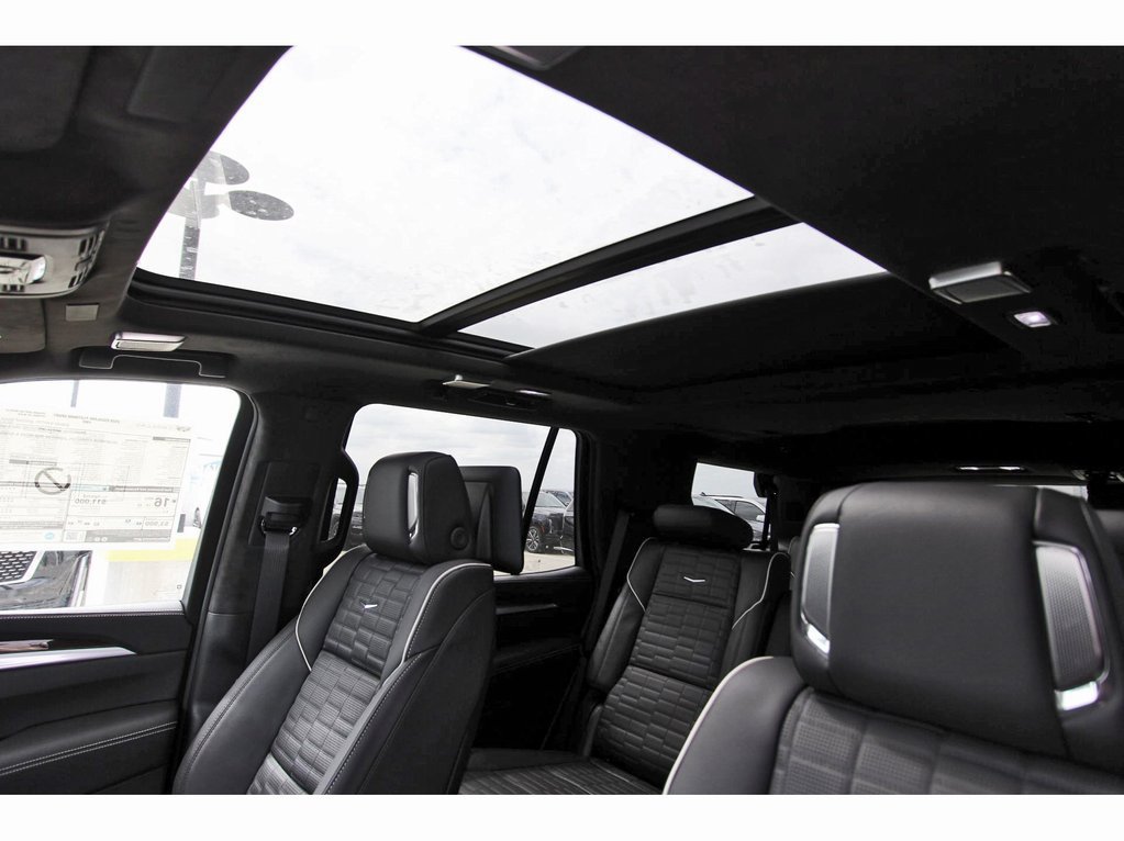 New 2026 Cadillac Escalade Platinum Sport w/ LPO, ONYX Package AWD/4WD image 24
